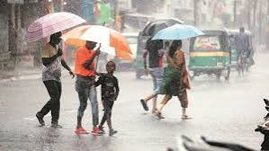 Gujarat Rain : वलसाड में भारी बारिश से बाढ़ जैसे हालात, औरंगा नदी उफान पर, शहर के कई इलाके जलमग्न