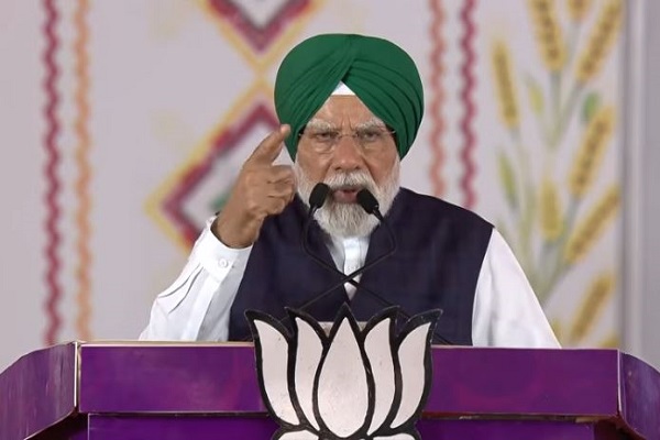 पंजाब में गरजे पीएम मोदी : AAP सरकार को बताया ‘कट्टर बेईमान’, ‘डबल इंजन’ सरकार की पुरजोर वकालत की