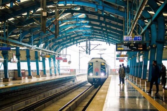 दिल्ली मेट्रो के सभी स्टेशन खुले