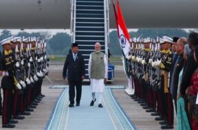 पीएम मोदी जकार्ता पहुंचे