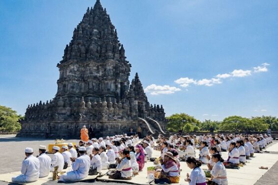 प्रम्बानन मंदिर में पीएम मोदी