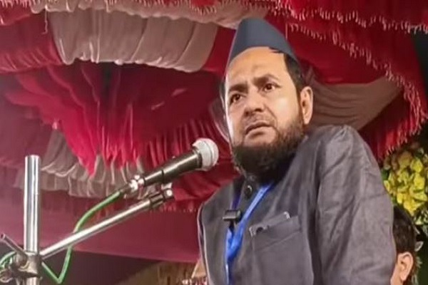 यूपी : लखनऊ में मौलाना जरजिस के खिलाफ FIR, भगवान श्रीकृष्ण को बताया था पांच वक्त का नमाजी