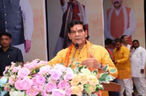 यूपी के ऊर्जा मंत्री एके शर्मा