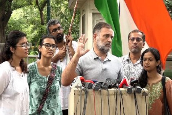 राहुल गांधी की मोदी सरकार को चेतावनी- ‘धर्मेंद्र प्रधान का तबादला नहीं, बर्खास्तगी चाहिए’