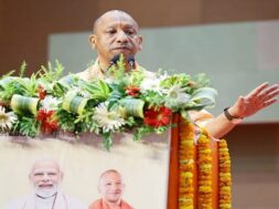 वाराणसी में सीएम योगी