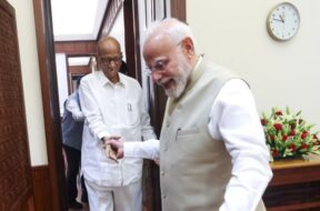 शरद पवार की पीएम मोदी से मुलाकात