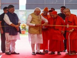 पीएम मोदी ने विवेक स्मारक का किया उद्घाटन