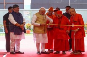 पीएम मोदी ने विवेक स्मारक का किया उद्घाटन