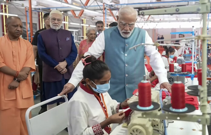 काशी को गारमेंट फैक्ट्री की सौगात